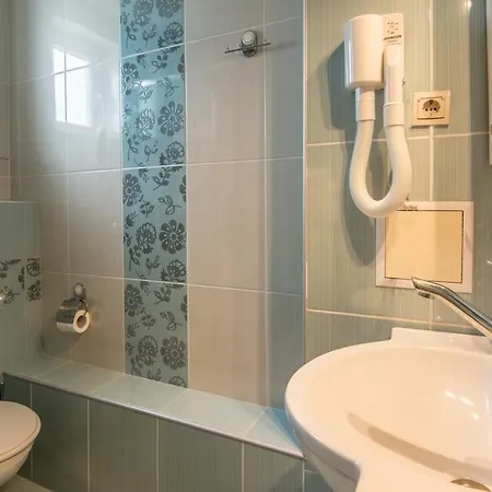 List Hotel 4*