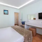 List Ξενοδοχείο 4*