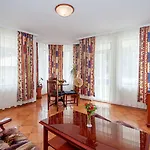 List Ξενοδοχείο 4*