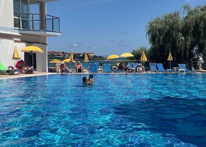 List 4* סוזופול